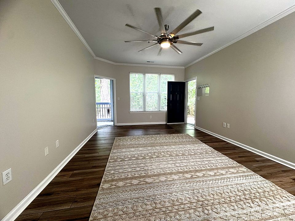 1st image of 400 Bucksley Ln Unit 106