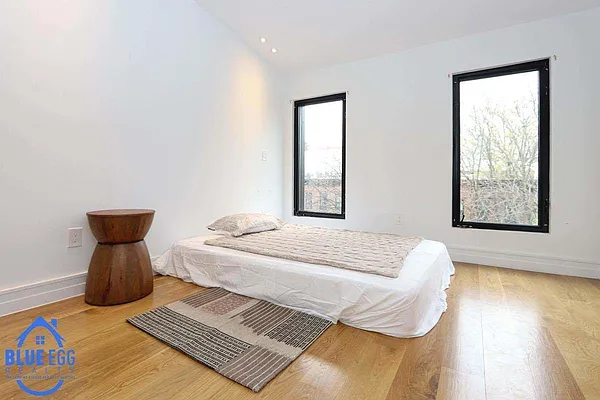 Rented by Blue Egg Realty Corp | media 41