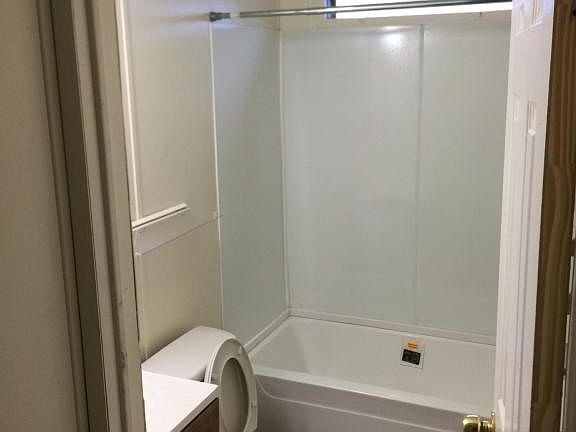 Common Area Bath