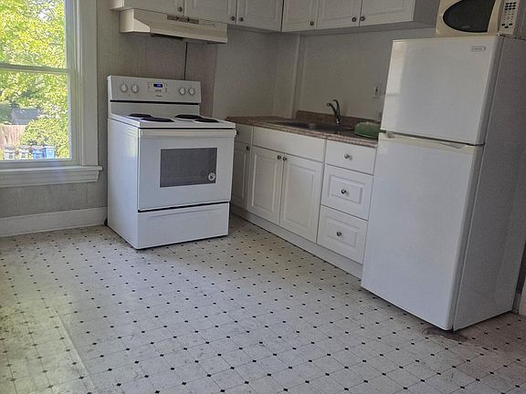 5th image of 612 Lareine Ave #2