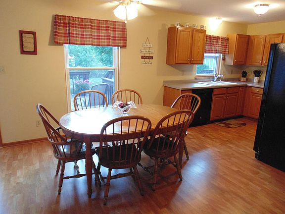 4th image of W213N16671 Glen Brooke Dr