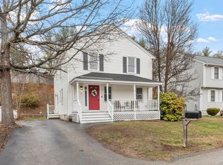 29 Lamplighter Ln, Chelmsford, MA 01824