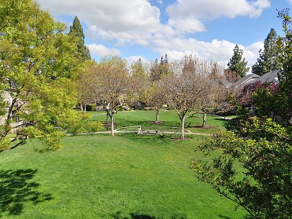 3rd image of 219 Shadow Dance Dr