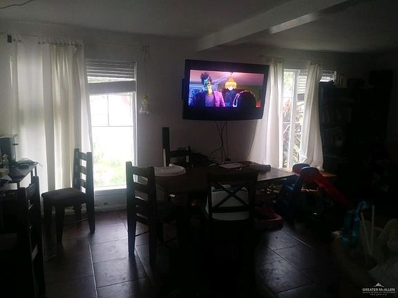 2nd image of 108 Pecan St