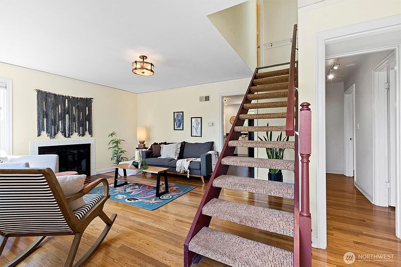 3rd image of 2709 Lynn Street