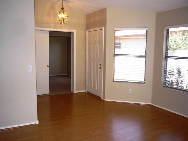 E Mossman Rd — Photo 2