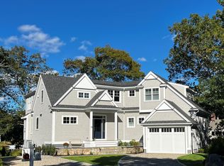 18 Spoondrift Circle, Mashpee, MA 02649