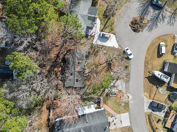 4th image of 609 Reef Ct.