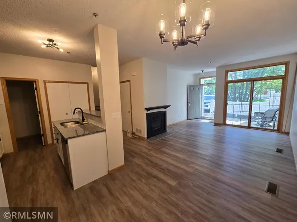 8300 Kimball Dr, Eden Prairie, MN 55347