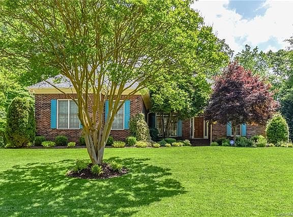 3rd image of 130 Pin Oak Ln
