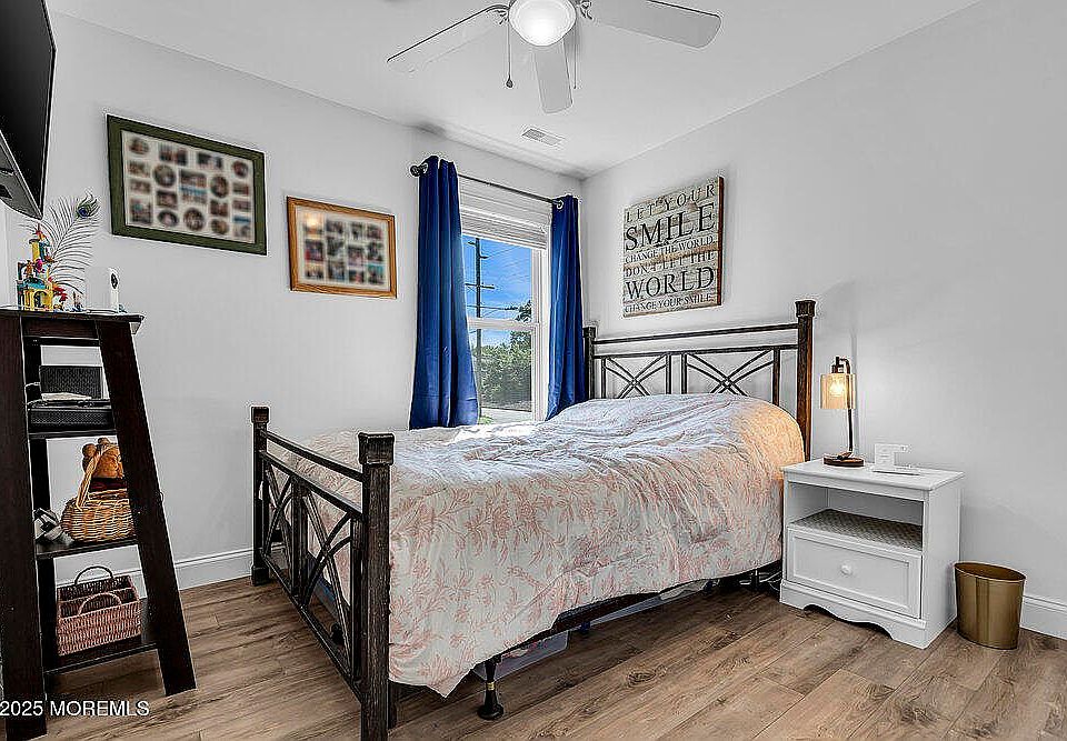 1st image of 214 Mermaid Dr