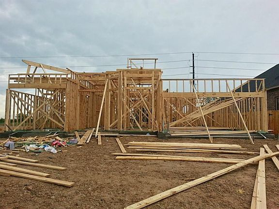 4th image of 2722 Walnut Crest Dr