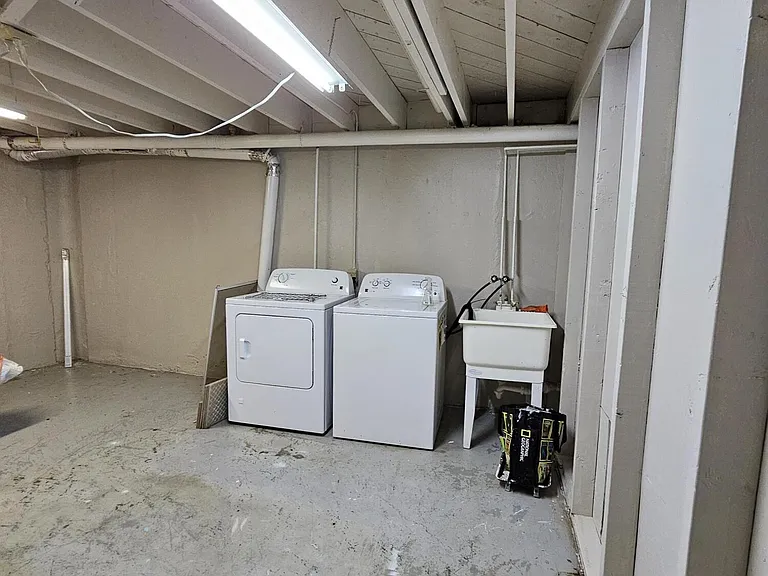 739 W Maple Rd — Photo 13