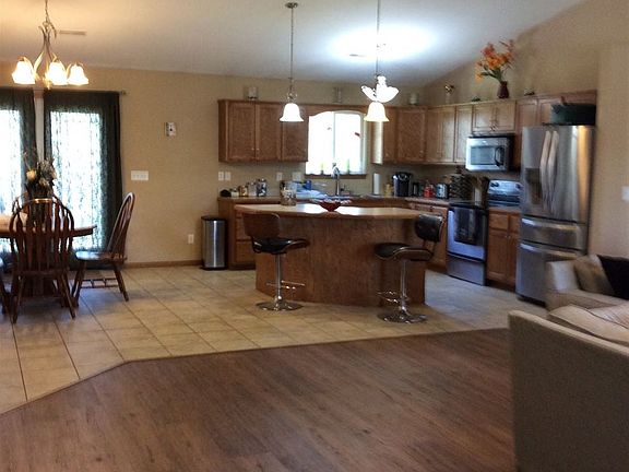 4th image of 441 Stone Grove Dr