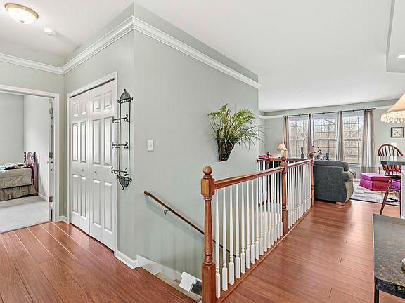 3rd image of 1336 Ludington Ln