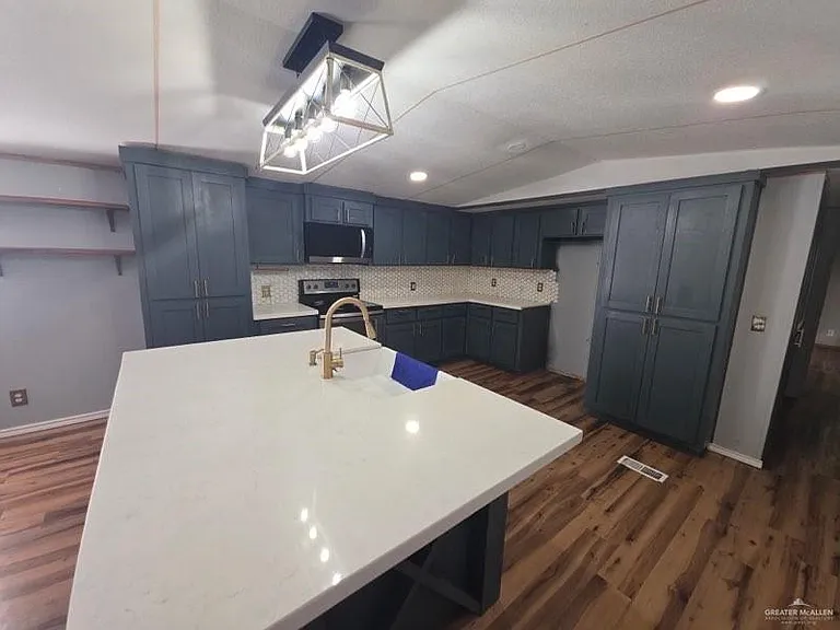 1718 E Juarez Ave NE — Photo 10