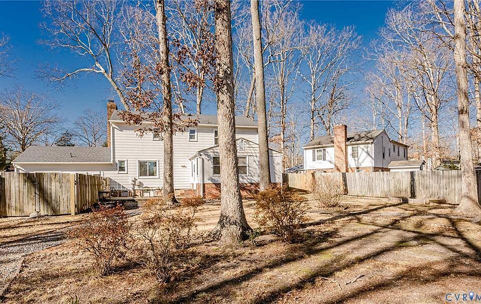 2nd image of 1707 Sandlewood Ct N