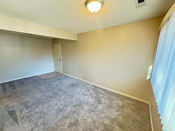 4th image of 1533 D St #8