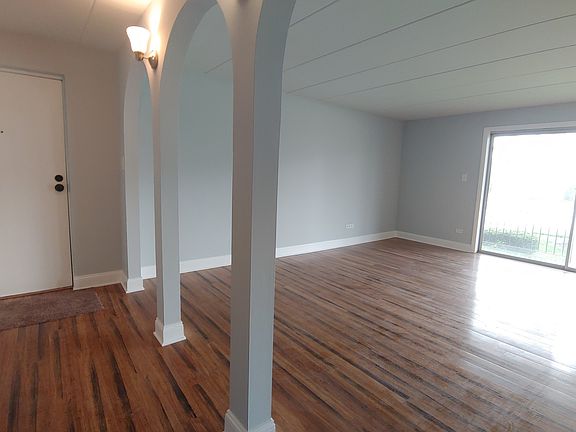 3rd image of 10350 S Parkside Ave