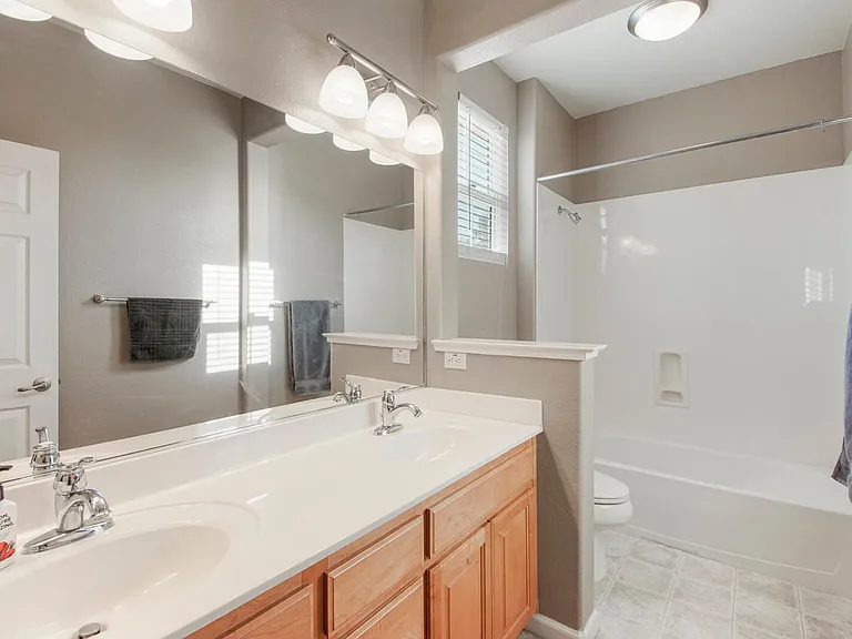 4352 Middlefield Dr — Photo 18