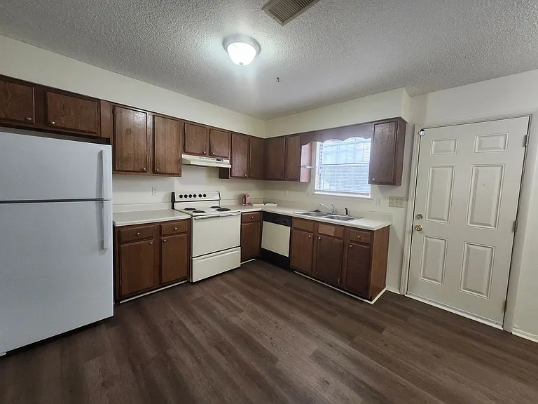 4116 Maple Terrace Ln — Photo 4