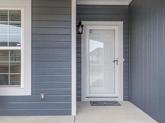 3rd image of 12521 Belmeade Ave