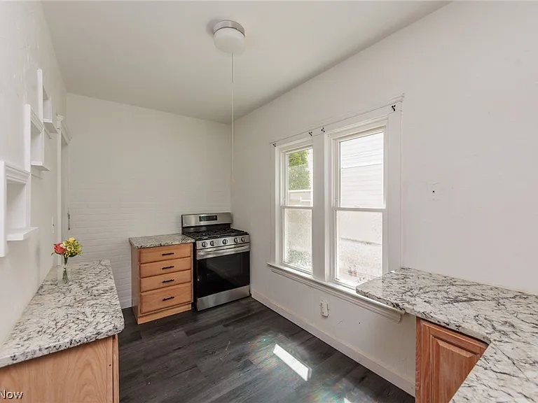 2035 Chesterland Ave #DOWN — Photo 18