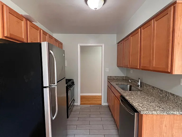 2036 W Foster Ave #B4 — Photo 6
