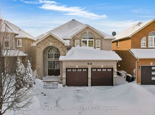 77 Sovereigns Gate, Barrie, ON L4N 0Y9