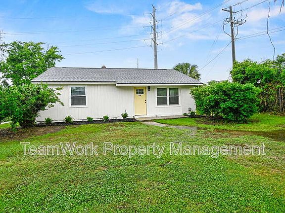 2nd image of 3006 Azalea Dr
