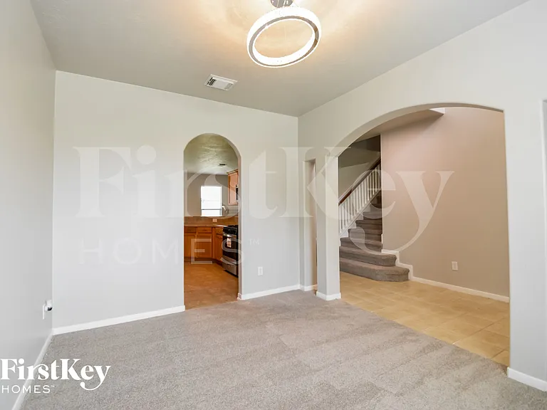 10803 Gold Finch Rd — Photo 2