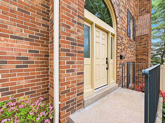 3rd image of 5913 Tudor Ln