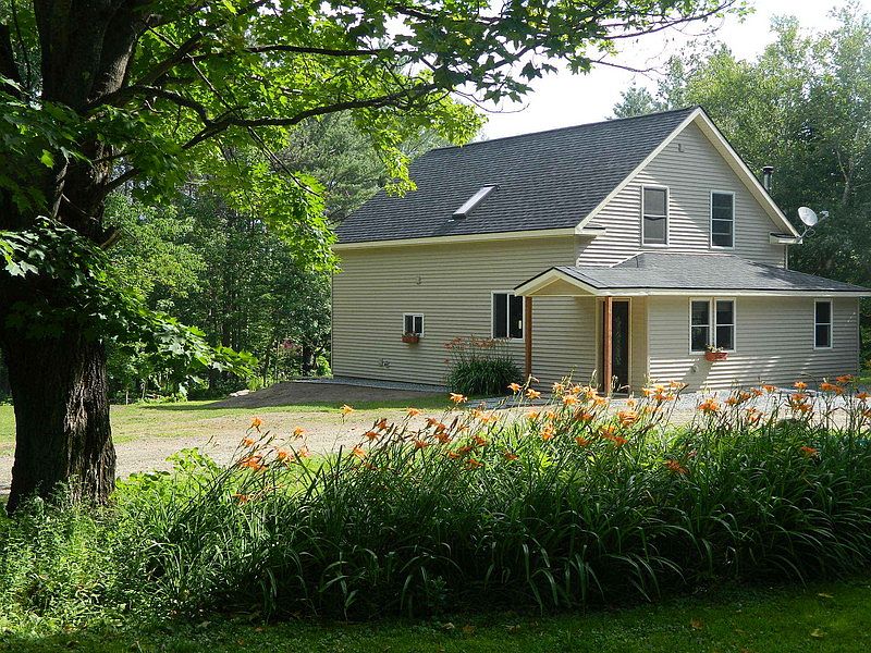 Summer exterior from the driveway