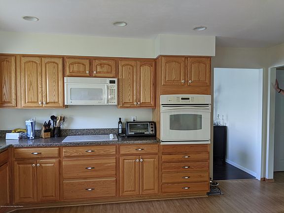 2nd image of 421 Saint Thomas Dr