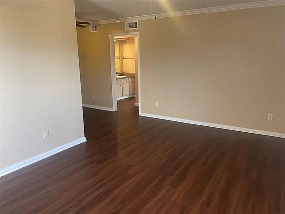 4th image of 4711 Palisade Dr #301