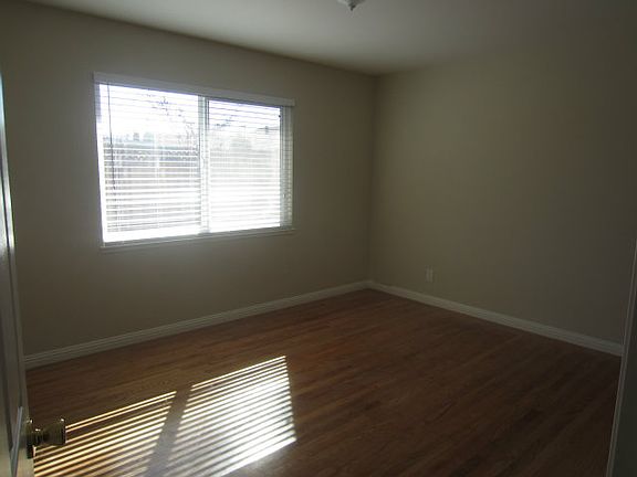 5th image of 674 Madrone Ave