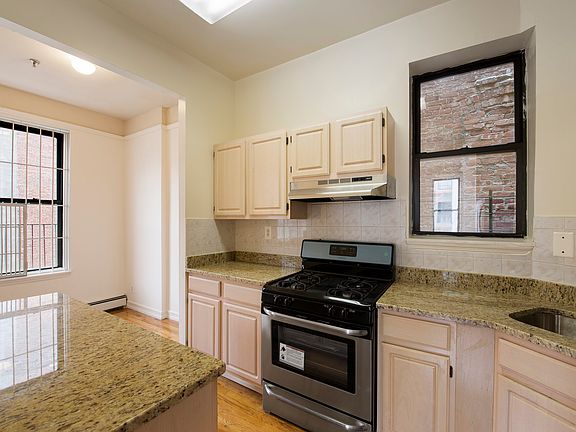 3rd image of 270 W 119th St APT 4