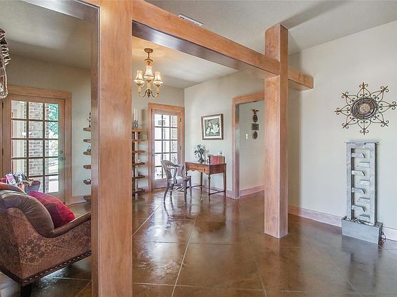 4th image of 2803 Saint Andrews Cir