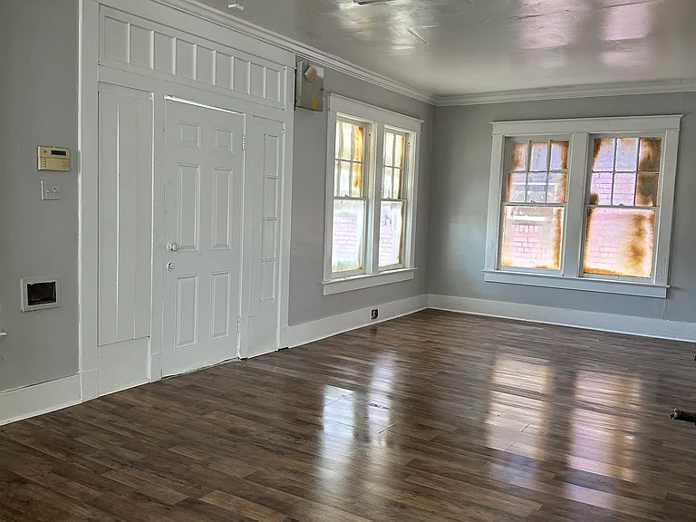 1253 Thomas St — Photo 20