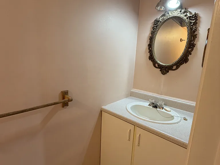 206 Rickson Ave — Photo 25