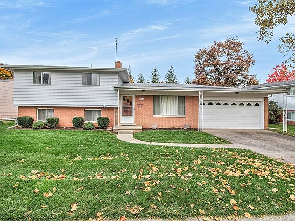 2nd image of 804 Patricia Ave