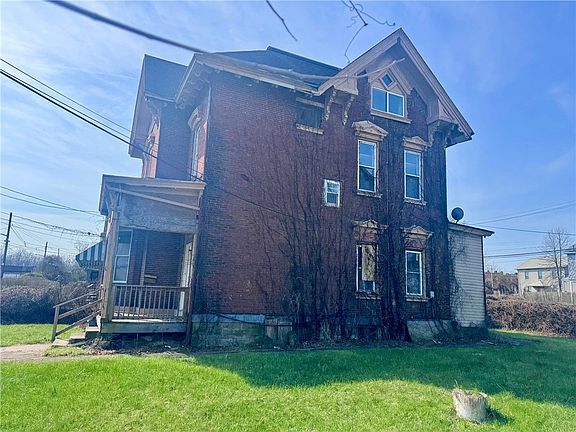 3rd image of 336 Ladson St