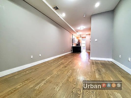 4th image of 332 Central Ave #2Q
