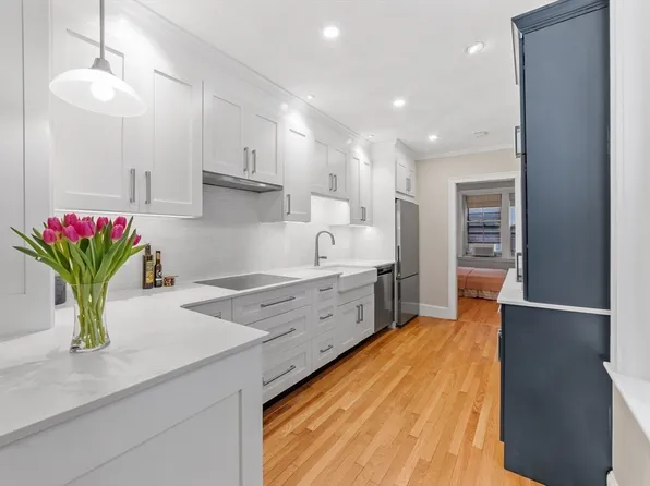 36 Myrtle St APT 5, Boston, MA 02114