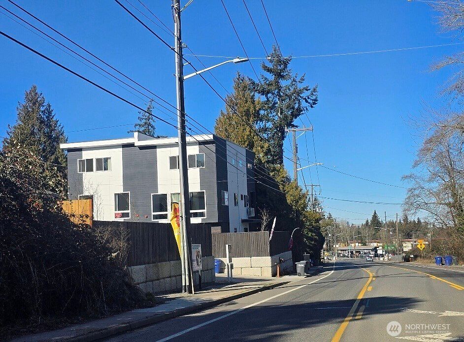 1st image of 12149 Des Moines Memorial Drive S