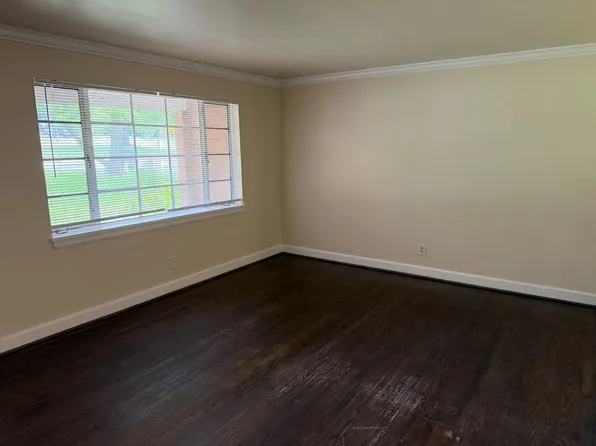 2642 Arnold Dr, Charlotte, NC 28205