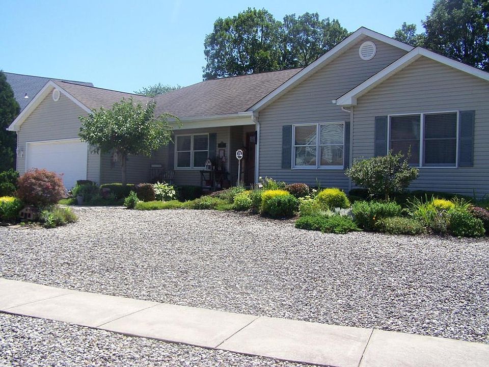 Curb Appeal on Cul-de-Sac