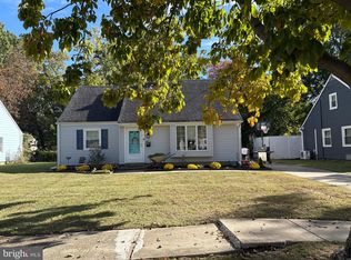 4 E Sutton Ave, Moorestown, NJ 08057