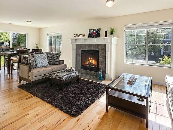 Living room extended view