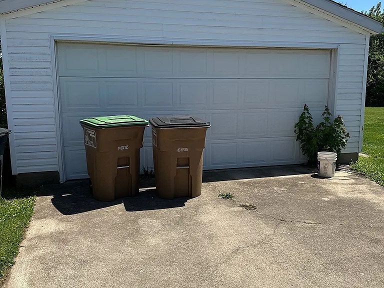 4727 Breckenridge Dr — Photo 2